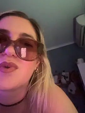 Snapshot of Granlady7 chatting on February 7, 2026, 1:24 am Granlady7 online show from February 7, 2026, 1:24 am