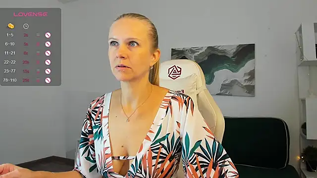 Snapshot of Eliza_Wilsoon chatting on September 13, 2025, 2:00 am Eliza Wilsoon online show from September 13, 2025, 2:00 am
