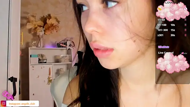 Idnkjustadeline online show from October 27, 2025, 5:08 am