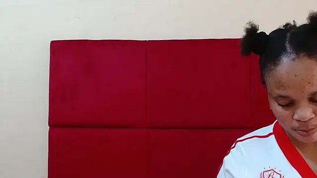 HugeTitisxx online show from November 11, 2025, 6:36 pm