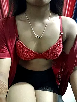 Charming Glow online show from September 18, 2025, 5:49 pm