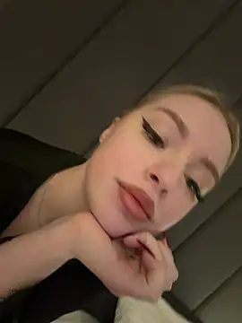 SexyEvaLips online show from May 14, 2026, 6:49 pm