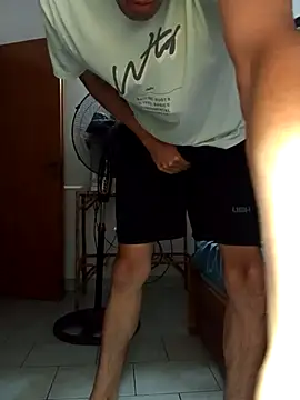 Snapshot of rocco3011 chatting on February 4, 2026, 11:44 pm rocco3011 online show from February 4, 2026, 11:44 pm