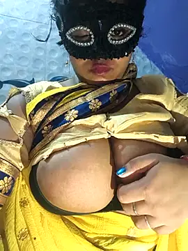 Snapshot of Dassing_strip_couple chatting on September 24, 2025, 9:10 pm Dassing strip couple online show from September 24, 2025, 9:10 pm