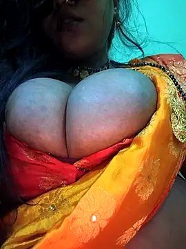 Snapshot of Dassing_strip_couple chatting on November 26, 2025, 8:42 pm Dassing strip couple online show from November 26, 2025, 8:42 pm