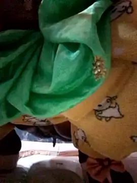 Snapshot of Dassing_strip_couple chatting on January 8, 2026, 9:43 pm Dassing strip couple online show from January 8, 2026, 9:43 pm