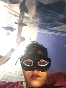 Snapshot of Dassing_strip_couple chatting on September 19, 2025, 2:43 pm Dassing strip couple online show from September 19, 2025, 2:43 pm