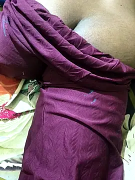 Snapshot of Dassing_strip_couple chatting on March 12, 2026, 5:24 am Dassing strip couple online show from March 12, 2026, 5:24 am