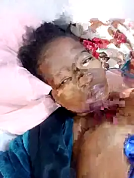 ShySexyBaddiexx online show from October 29, 2025, 11:42 am