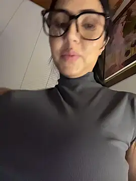 Snapshot of oh_nina chatting on March 5, 2026, 1:13 am oh nina online show from March 5, 2026, 1:13 am