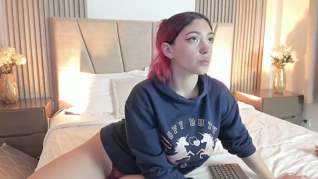 Victoria Beaumont online show from December 19, 2025, 11:45 am