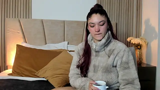 Snapshot of Victoria_Beaumont chatting on October 4, 2025, 12:17 pm Victoria Beaumont online show from October 4, 2025, 12:17 pm