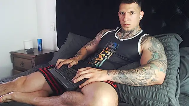 Snapshot of Shane_Clay chatting on April 2, 2026, 8:04 pm Shane Clay online show from April 2, 2026, 8:04 pm