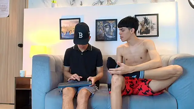 TWINKS FRIENDS online show from February 28, 2026, 1:22 pm