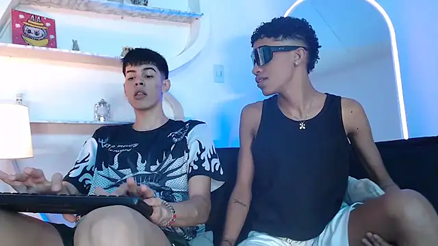 Snapshot of TWINKS_FRIENDS chatting on September 13, 2025, 1:27 am TWINKS FRIENDS online show from September 13, 2025, 1:27 am