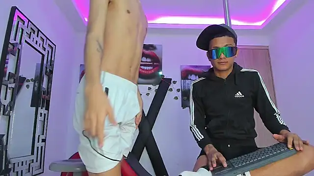 Snapshot of TWINKS_FRIENDS chatting on September 30, 2025, 7:25 am TWINKS FRIENDS online show from September 30, 2025, 7:25 am