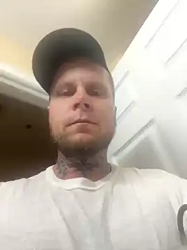 Snapshot of tattedpipeliner chatting on December 1, 2025, 4:24 am tattedpipeliner online show from December 1, 2025, 4:24 am