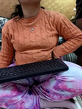 Snapshot of Iampriyaaa15 chatting on January 12, 2026, 5:58 am Iampriyaaa15 online show from January 12, 2026, 5:58 am