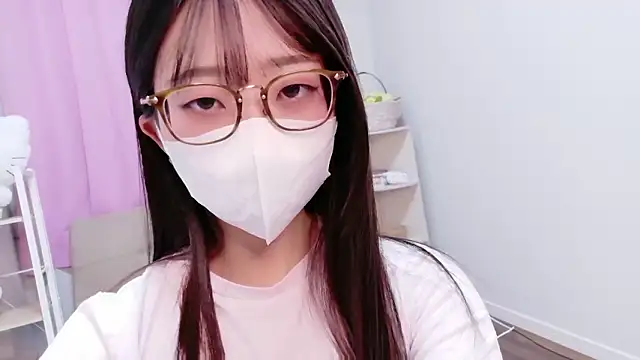 Snapshot of OSUSHI-CHAN chatting on September 23, 2025, 7:32 pm OSUSHI-CHAN online show from September 23, 2025, 7:32 pm