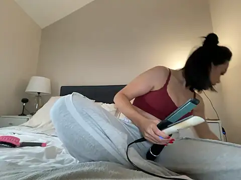 FrancescaXO online show from December 20, 2025, 2:31 pm