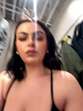 Snapshot of FrancescaXO chatting on February 10, 2026, 2:16 pm FrancescaXO online show from February 10, 2026, 2:16 pm