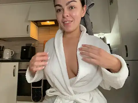 Snapshot of FrancescaXO chatting on February 16, 2026, 9:30 am FrancescaXO online show from February 16, 2026, 9:30 am