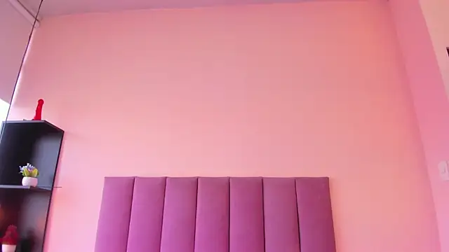 violet myerrs online show from February 6, 2026, 1:29 pm