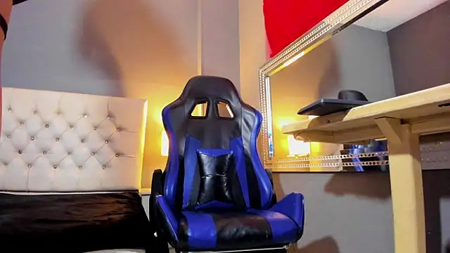 Snapshot of MiaMalkoba chatting on November 20, 2025, 12:50 pm MiaMalkoba online show from November 20, 2025, 12:50 pm