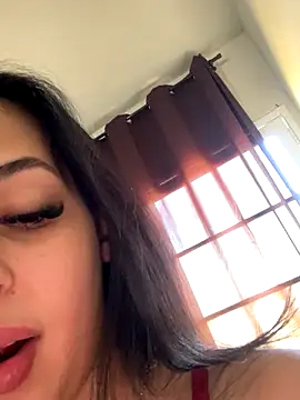 jujuarantes  2025 online show from November 21, 2025, 4:39 pm