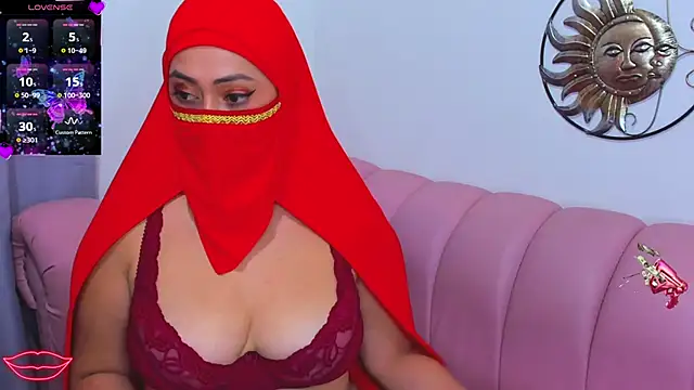 Aisha Malek online show from October 17, 2025, 7:37 pm