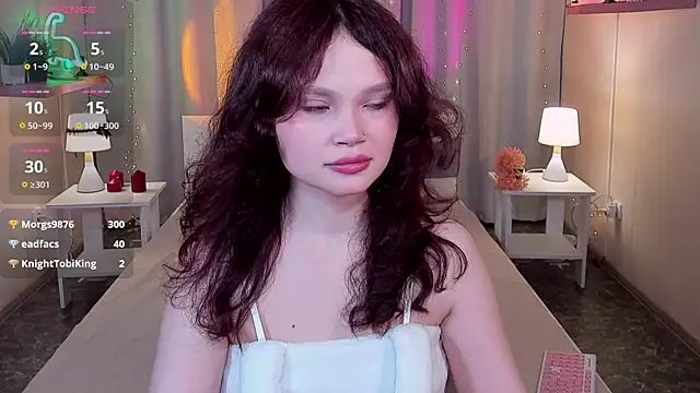 EmilyChaves online show from June 9, 2026, 8:15 am