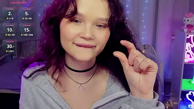 EmilyChaves online show from April 22, 2026, 10:22 am