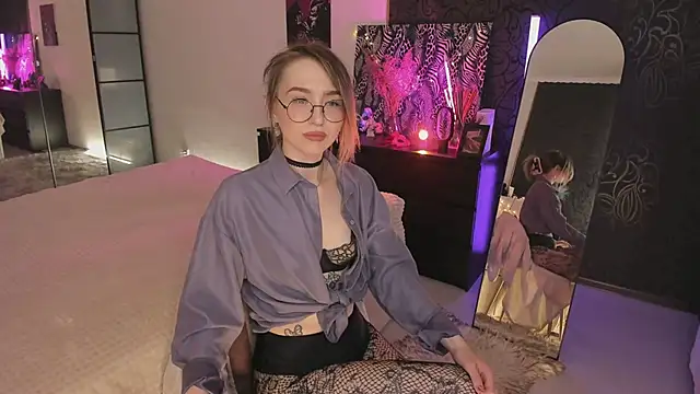 Snapshot of Annie_Leone chatting on May 3, 2026, 7:39 pm Annie Leone online show from May 3, 2026, 7:39 pm