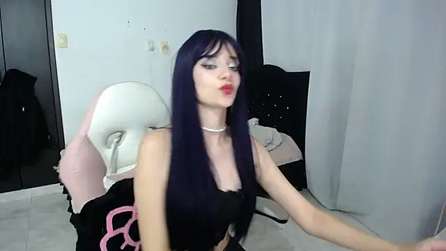 Snapshot of Elizabeth_rose02 chatting on June 19, 2026, 1:44 am Elizabeth rose02 online show from June 19, 2026, 1:44 am