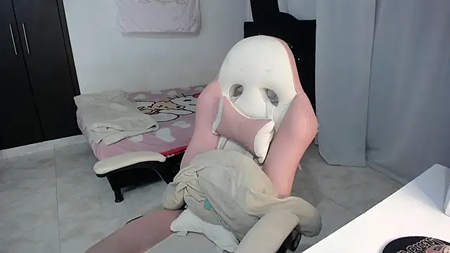 Elizabeth rose02 online show from February 7, 2026, 1:02 am