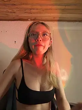 ReenKitty online show from February 28, 2026, 4:23 am