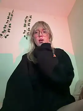 Snapshot of ReenKitty chatting on December 2, 2025, 4:36 am ReenKitty online show from December 2, 2025, 4:36 am