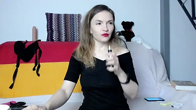 Katherine Twilight online show from February 20, 2025, 3:30 pm