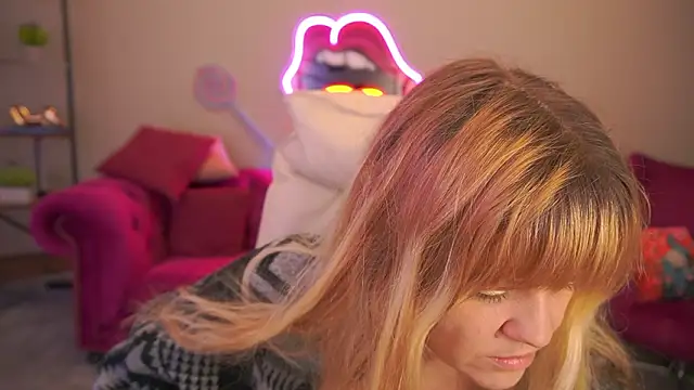 BellaLaPetit online show from February 2, 2026, 2:38 pm