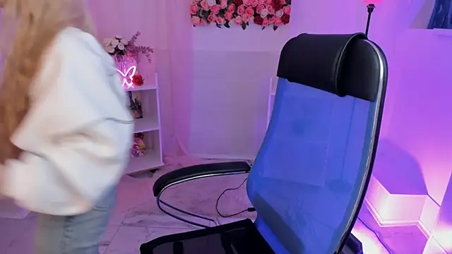 Snapshot of AuroraWrenfield chatting on September 19, 2025, 10:41 am AuroraWrenfield online show from September 19, 2025, 10:41 am