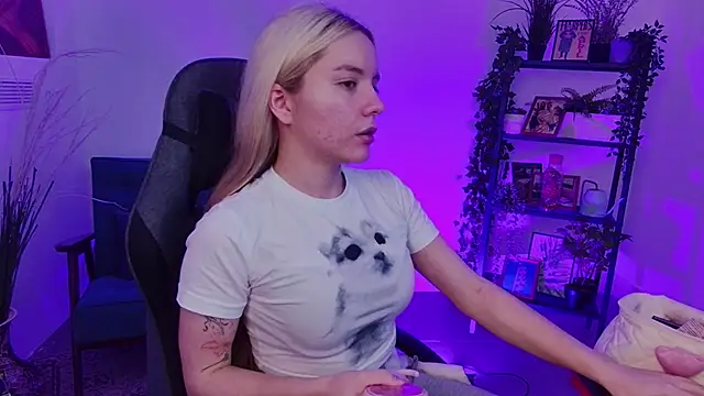 Snapshot of AuroraWrenfield chatting on September 25, 2025, 4:29 am AuroraWrenfield online show from September 25, 2025, 4:29 am