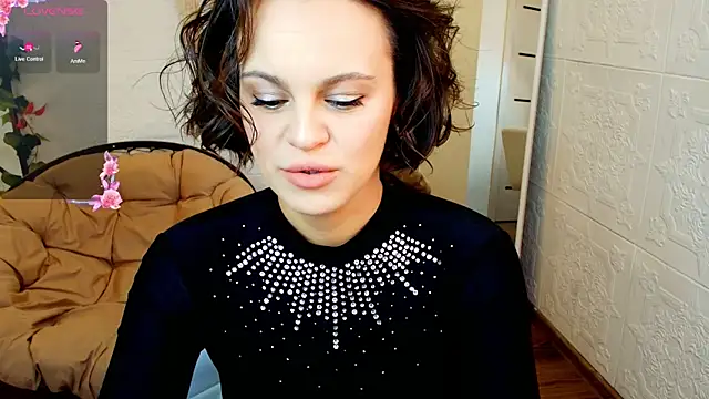 KiraEnergy online show from September 12, 2025, 2:01 am