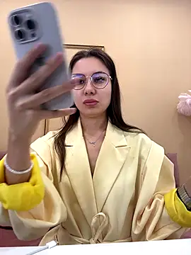 Kat  cat online show from November 22, 2025, 1:37 am