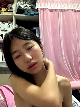 xiaotao-999 online show from November 9, 2025, 4:44 pm