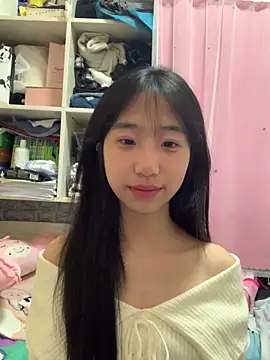 xiaotao-999 online show from November 18, 2025, 4:21 pm