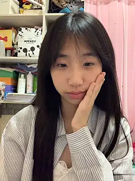 xiaotao-999 online show from November 13, 2025, 4:22 pm