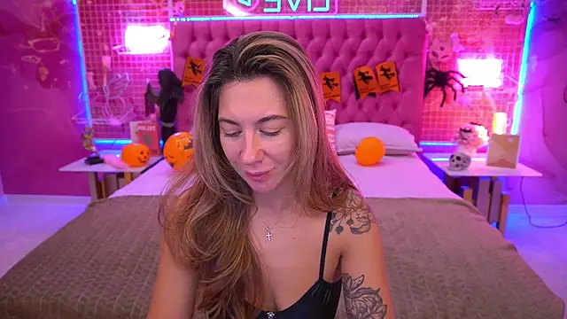 KateShanny online show from November 1, 2025, 7:13 am