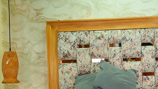 ZOLEY WATSON online show from October 21, 2025, 3:28 am