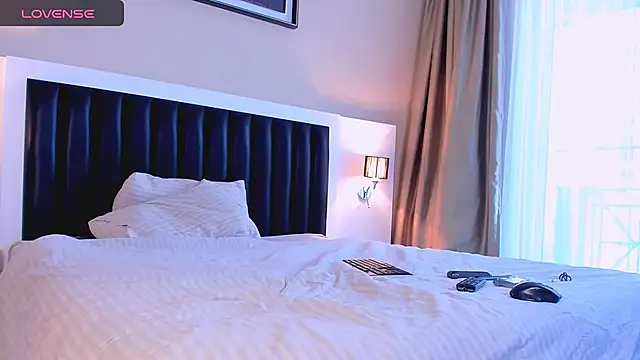 marrenaa online show from November 19, 2025, 7:19 am