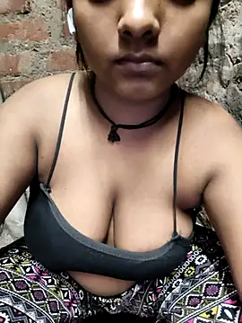 Sweet Liza04 online show from October 10, 2025, 9:04 pm